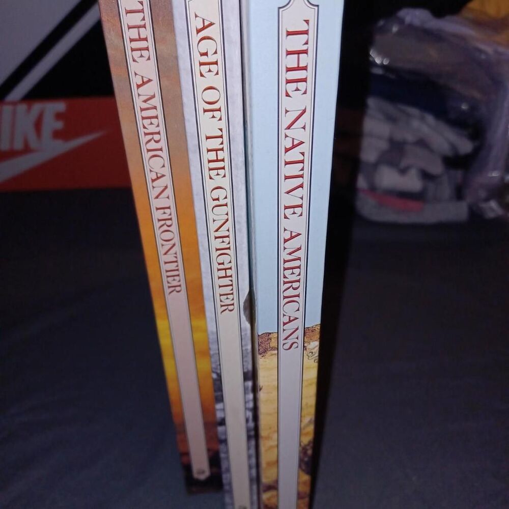 Unbranded multi Books - Picture 5 of 8